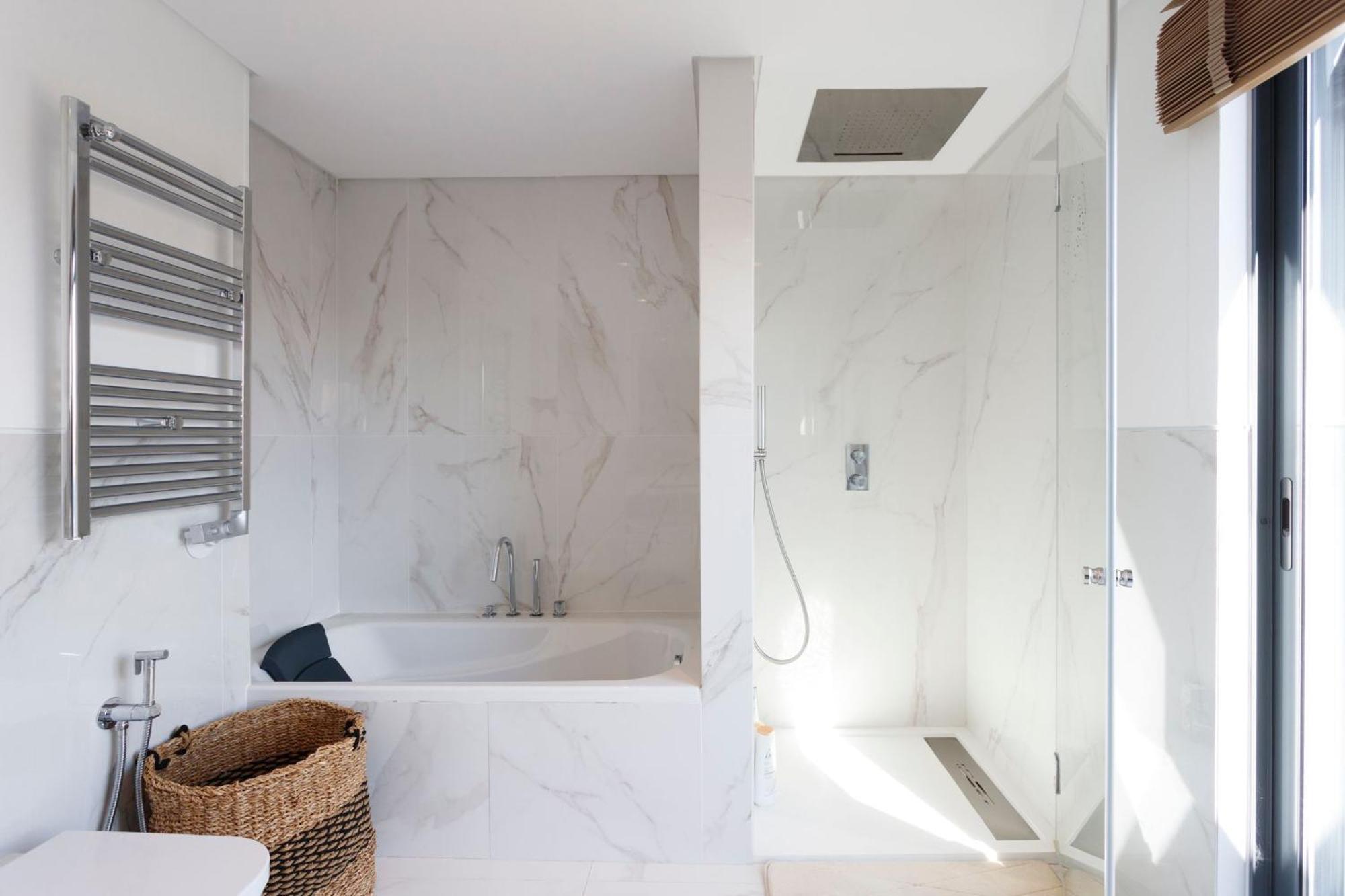 Habitación en casa particular Luxury With Balcony And Shared In The Parque Eduardo Vii Area